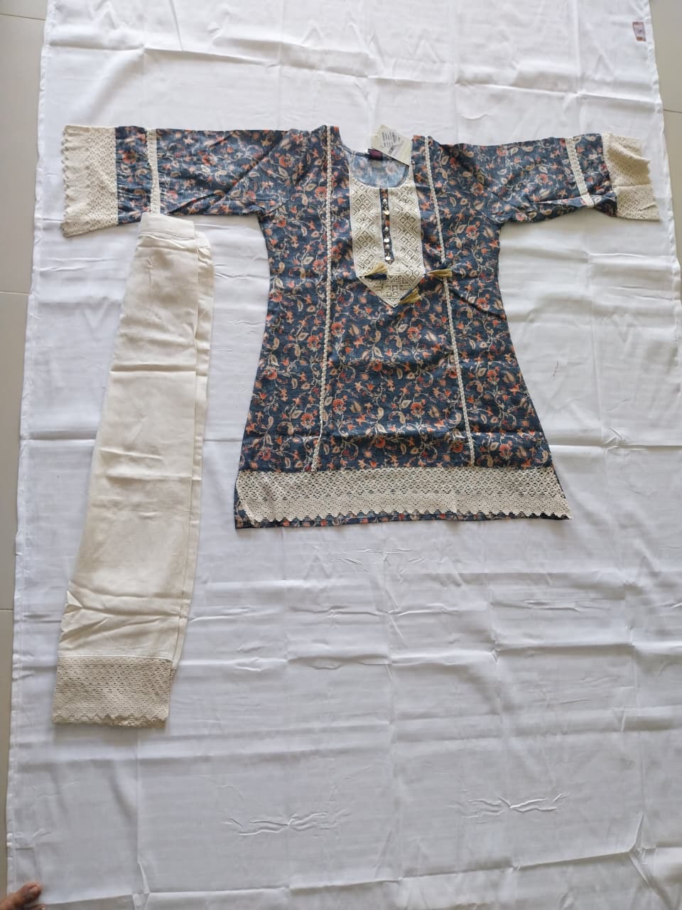 BLACK LINEN FLORAL LACE 2PC KURTI SET