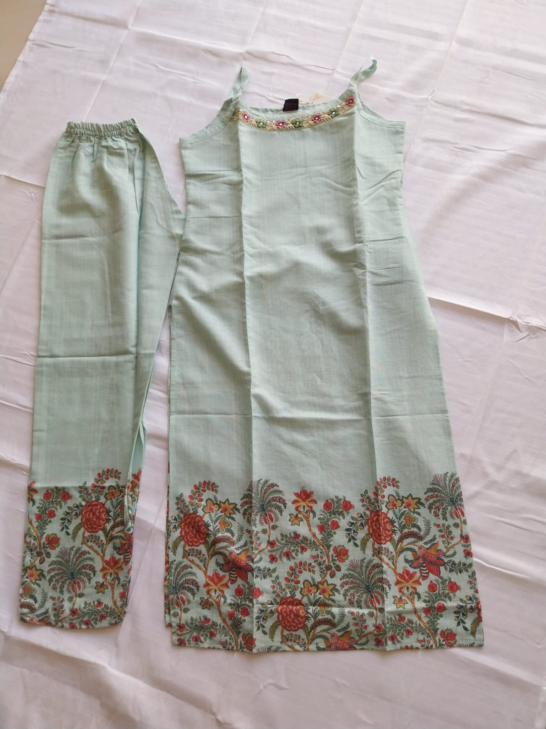 PISTA GREEN LINEN EMBROIDERY COORD SET
