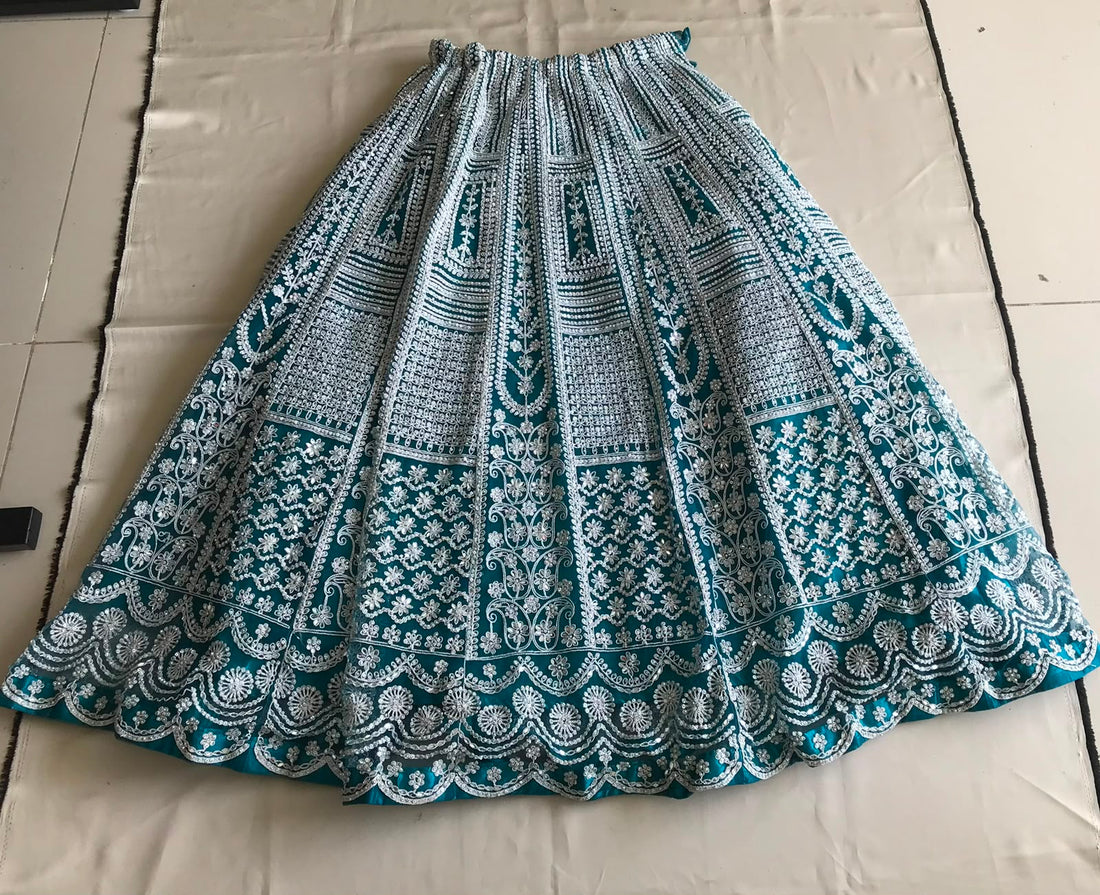 BLUE EMBROIDERY CROP TOP