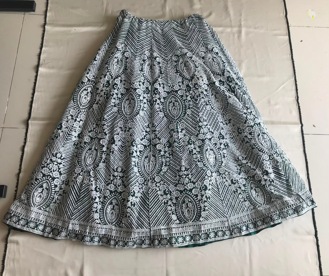DARK GREEN EMBROIDERY CROP TOP